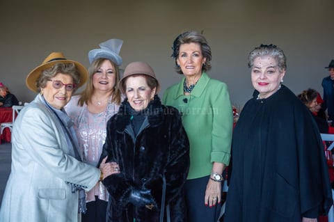 Bertha, Lourdes, Melita, Chelito y Mague