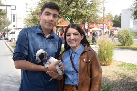 18022020 Josue, Alison y el perrito Boddy.