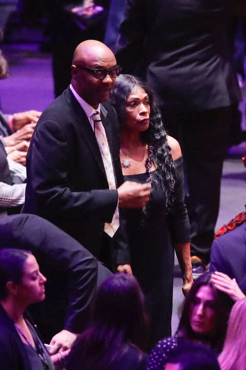 Su esposa, Vanessa Bryant, rompió en llanto al tomar la palabra 