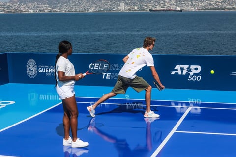 El Club de Mar La Concha, en Las Brisas, fue el escenario en el cual se montó una cancha de tenis