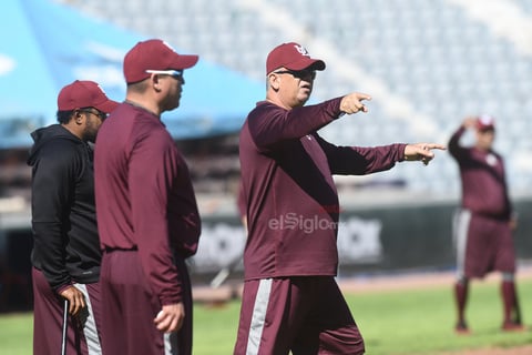 Reportan lanzadores y cátchers al Estadio Revolución 