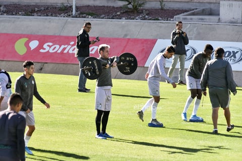 Erick Sotomayor Ruiz


 Entrenamiento Santos
