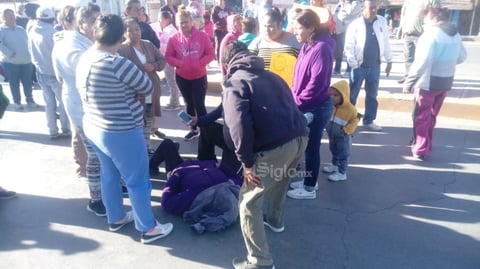Los ánimos de esta segunda protesta se elevaron alrededor de la 09:15 horas, cuando un vehículo impactó a un grupo de manifestantes.