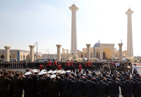 Fue despedido con honores militares.