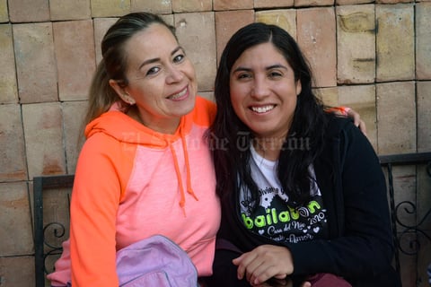 22022020 BAILAN Y SE DIVIERTEN.  Isela y Mariela.