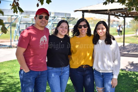 24022020 Manuel, Marisofi, Ana Sofía y Emilia.