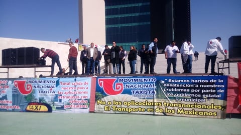 Taxistas exigen 'meter en orden' a Uber y DiDi en Torreón