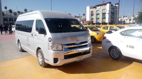 Taxistas exigen 'meter en orden' a Uber y DiDi en Torreón