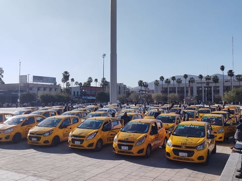 Taxistas exigen 'meter en orden' a Uber y DiDi en Torreón