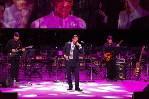 Los éxitos no solo se escucharon en la voz de José Joel, sino que también Ricardo Caballero y los duranguenses Alondra Rivera y Juan Fraga.