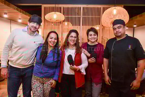 29022020 CATA A CIEGAS.  Carlos Fink, Karla Chiw, Cecilia Cardiel, Laura Centeno y Chef Jaime Salazar.
