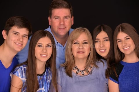01032020 EN FAMILIA.  Jesús Martínez Morales y Lourdes Benavides de Martínez, con sus hijos, Jesús, Maluly, Adriana y Lorena.