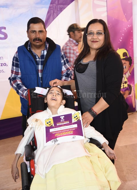 02032020 Ana Cristina Carrillo, María Guadalupe García y Abraham Carrillo.