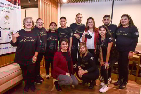 04032020 EVENTO GASTRONÓMICO.  Los colaboradores orgullosos de sus logros.