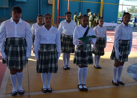 04032020 INCINERACIÓN DE LAS BANDERAS.  Primaria Rafael Ramírez de San Juan de Guadalupe, Dgo.