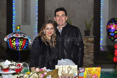 04032020 UNA VUELTA MáS AL SOL.  Sandra Romero festejó su cumpleaños rodeada de sus seres queridos.