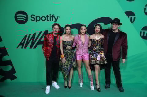 Danna Paola, Luisito Comunica, Ángela Aguilar, Franco Escamilla y Aislin Derbez fueron los presentadores 