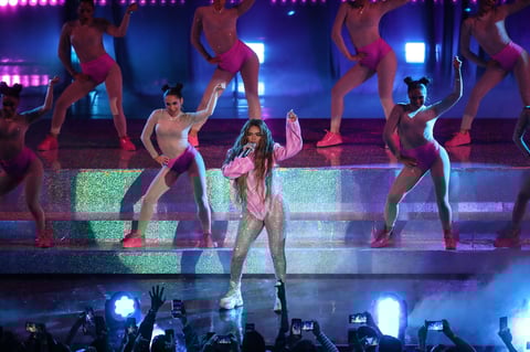 Danna Paola, Luisito Comunica, Ángela Aguilar, Franco Escamilla y Aislin Derbez fueron los presentadores 