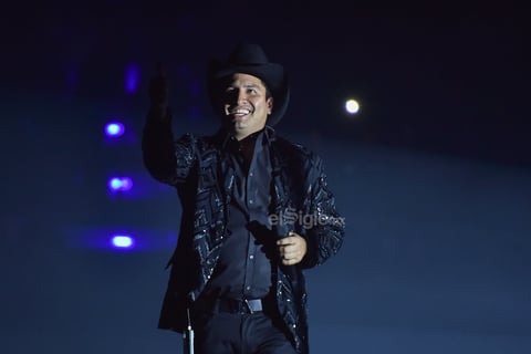 'He visto al compadre Julión unas seis veces y con ésta serán siete. Casi siempre ando oyendo sus rolas en mi auto, tengo una lista de Spotify con puras rolitas de él', contó emocionado.