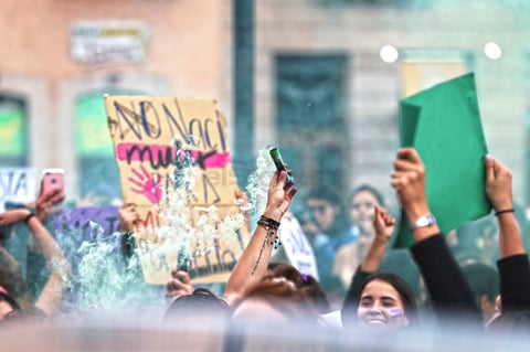 Feministas duranguenses marchan en Día Internacional de la Mujer