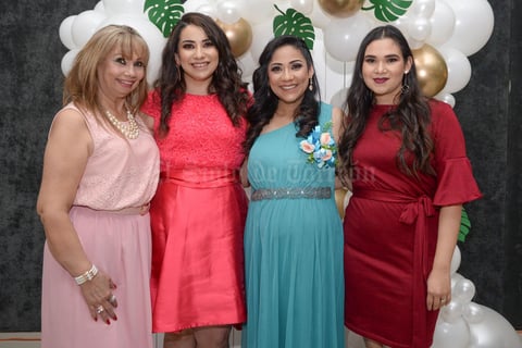 05032020 FELICITAN A LA FUTURA MAMá.  Ana María, Martha, Ana Laura y Lupita.