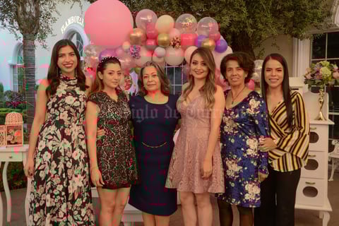 05032020 DAMAS EN PRENUPCIAL.  Perla de Alva se encuentra próxima a casarse por lo que despidió su soltería en una agradable reunión de damas.
