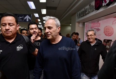 Los españoles se presentarán hoy en el Coliseo Centenario como parte de su gira Resurrección. Ayer, llegaron a las 6:50 de la tarde al Aeropuerto Internacional Francisco Sarabia en un vuelo comercial.