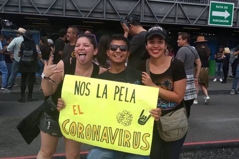 Algunos fanáticos tomaron la emergencia con humor.