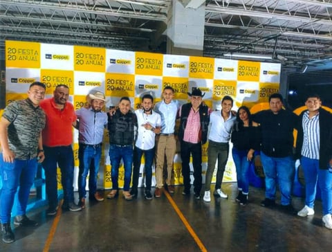 12032020 Fiesta anual de reconocida empresa a la que asistieron, Hamlet, Rossbel, Julio, Carlos, Samir, Alejandro, Miguel, Alex, Mary, Víctor y Jonathan. El evento fue amenizado por Tropicalísimo Apache.