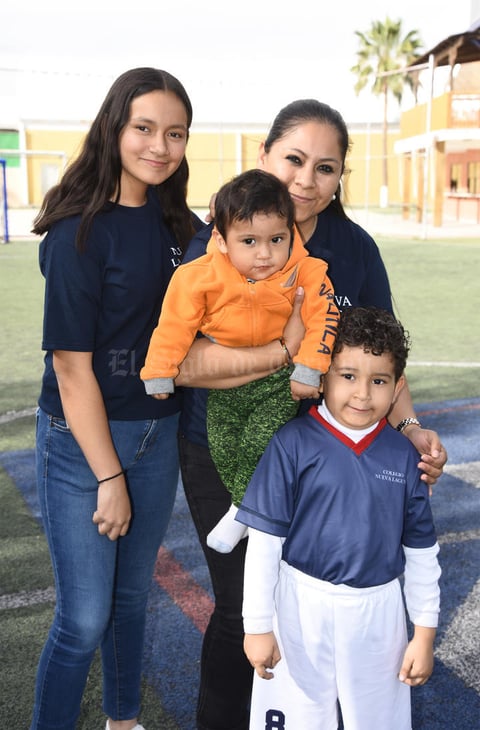 12032020 Mariana, Gaby, Carlos y Rafa.
