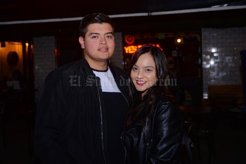 12032020 EN PAREJA.  Erubiel y Leslie.