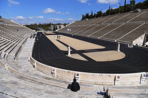 COVID-19 deja sin público el Estadio de Atenas 