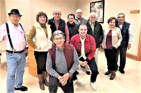 18032020 CHARLA DE GERIATRíA.  Grupo de adultos mayores, Amantes de la vida, escuchando con atención al Dr. Javier Rodríguez, especialista en geriatría, la charla fue sobre los signos y síntomas por los que se inicia esta última etapa de la vida.