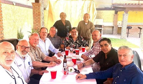 22032020 Egresados de la VII Generación de Abogados 1973-1978 de la Universidad Autónoma de Coahuila en reciente festejo.