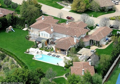 13. Khloe Kardashian (7.2 millones de dólares)