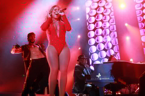 Cumple Mariah Carey 50 años de edad