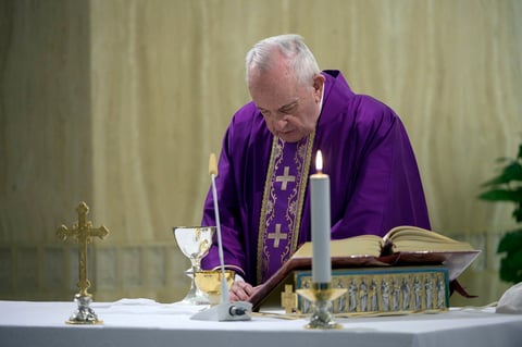 Mediante esta oración, los más de mil 300 millones de católicos pudieron recibir el perdón a todos sus pecados.