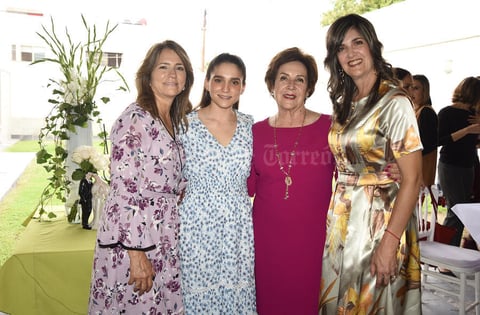 25032020 Sofía Arce en compañía de las anfitrionas de su despedida de soltera, Adriana Ramírez de Arce, Cristina Fernández de Gutiérrez y Cristina Sirgo de Fernández.