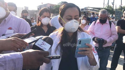 Una doctora presentó una lista de peticiones demandando tapabocas, batas, gorras, guantes y botas.