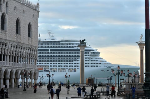Las zonas atractivas de Barcelona y Venecia ahora lucen vacías