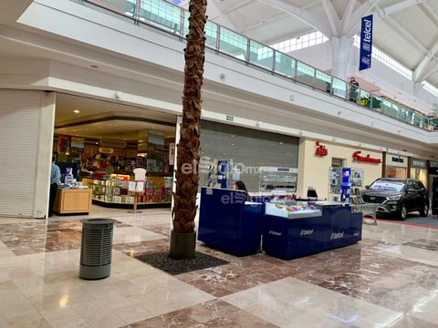 Centro comercial lució vacío ante contingencia en Coahuila