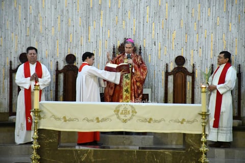 Semana santa domingo de ramos 


 Obispo Luis Martín barraza celebración de misa