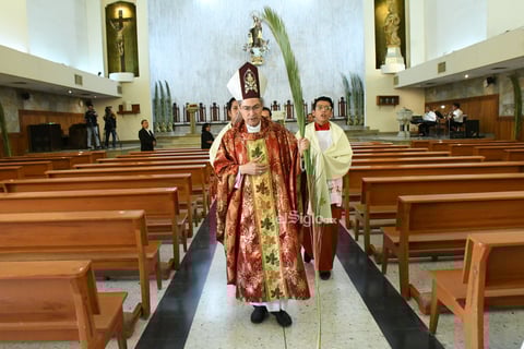 Semana santa domingo de ramos 


 Obispo Luis Martín barraza celebración de misa