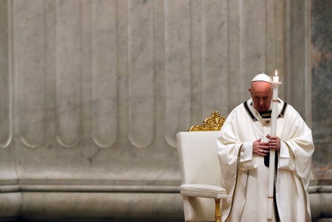 Señaló que en esta noche en la que los católicos esperan la resurrección de Jesús
