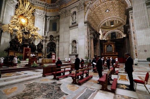 Señaló que en esta noche en la que los católicos esperan la resurrección de Jesús
