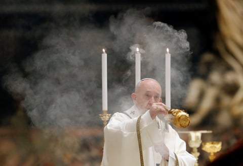 Señaló que en esta noche en la que los católicos esperan la resurrección de Jesús