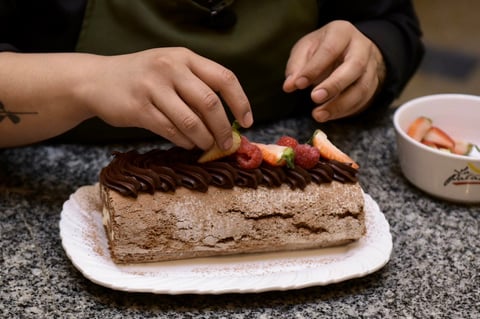 La chef de la panadería Victoria’s de Cimaco Plaza Cuatro Caminos tiene lista una receta
