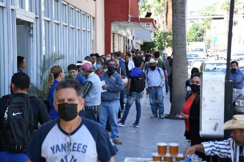 La sana distancia no se respeta del todo en La Laguna.