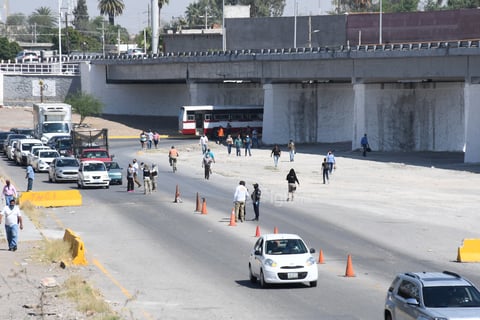 Para tener mayor control en el tránsito de los vehículos que ingresan a Gómez Palacio provenientes de Coahuila y de otras entidades del país, a partir de ayer solo se permitirán tres accesos al municipio.