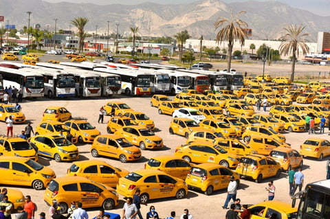 Por COVID-19, sanitizan unidades de transporte público en Torreón